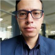 Profesor de Economía para estudiantes de primeros semestres de carrera, especialmente en introducción a la economía e historia económica